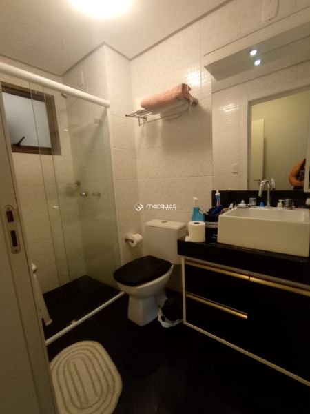 Apartamento com 3 quartos, 2 banheiros e 126m² à venda no bairro Centro, Pelotas