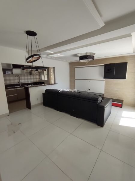 Apartamento com 3 quartos, 2 banheiros e 128m² à venda no bairro Centro, Pelotas