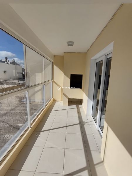 Apartamento com 3 quartos, 2 banheiros e 128m² à venda no bairro Centro, Pelotas