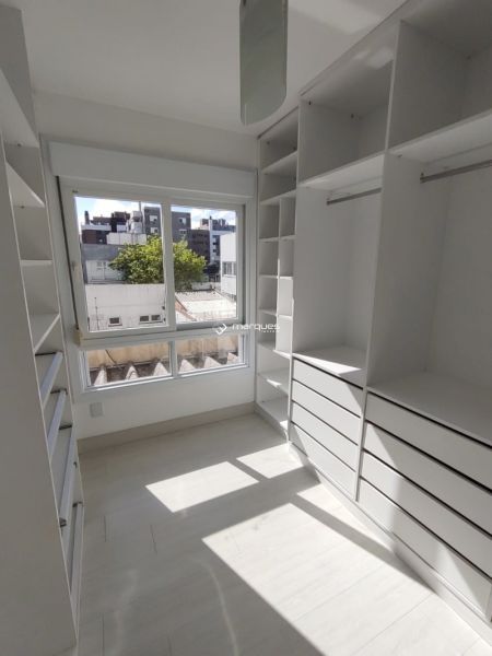 Apartamento com 3 quartos, 2 banheiros e 128m² à venda no bairro Centro, Pelotas