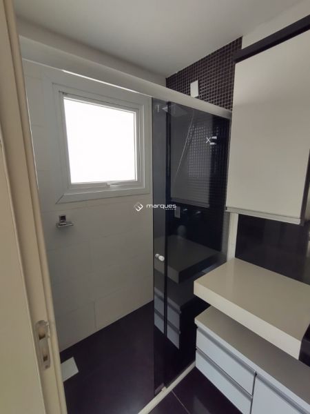 Apartamento com 3 quartos, 2 banheiros e 128m² à venda no bairro Centro, Pelotas