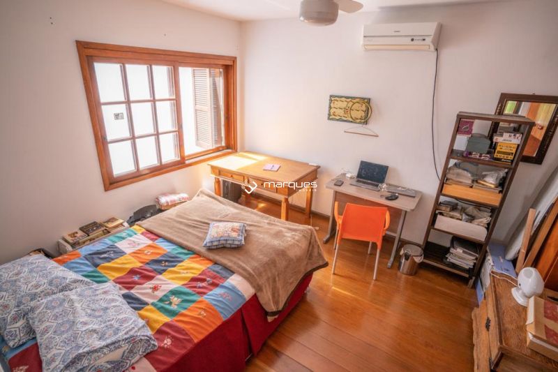 Casa com 3 quartos, 3 banheiros e 269m² à venda no bairro Três Vendas, Pelotas