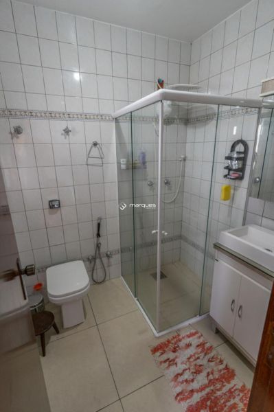 Casa com 3 quartos, 3 banheiros e 269m² à venda no bairro Três Vendas, Pelotas
