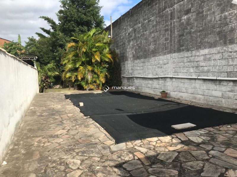 Casa com 3 quartos e 2 banheiros à venda no bairro Centro, Pelotas