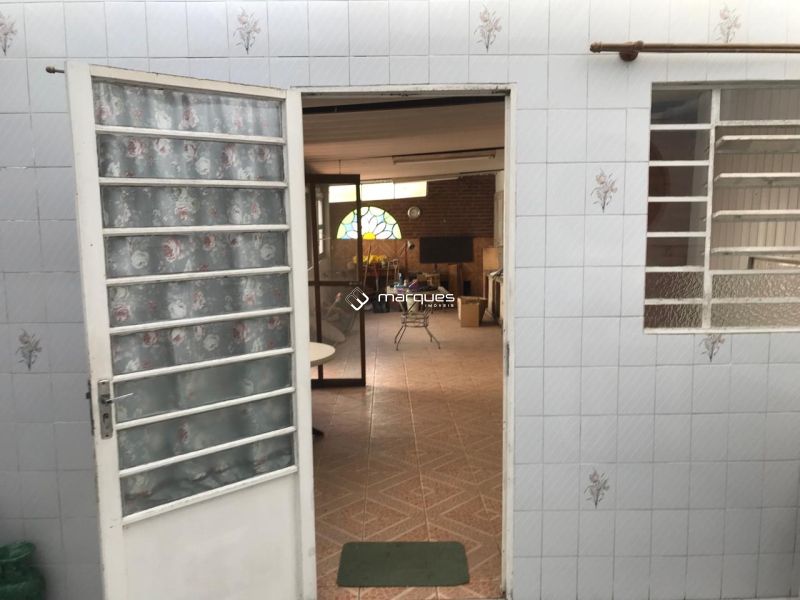 Casa com 3 quartos e 2 banheiros à venda no bairro Centro, Pelotas