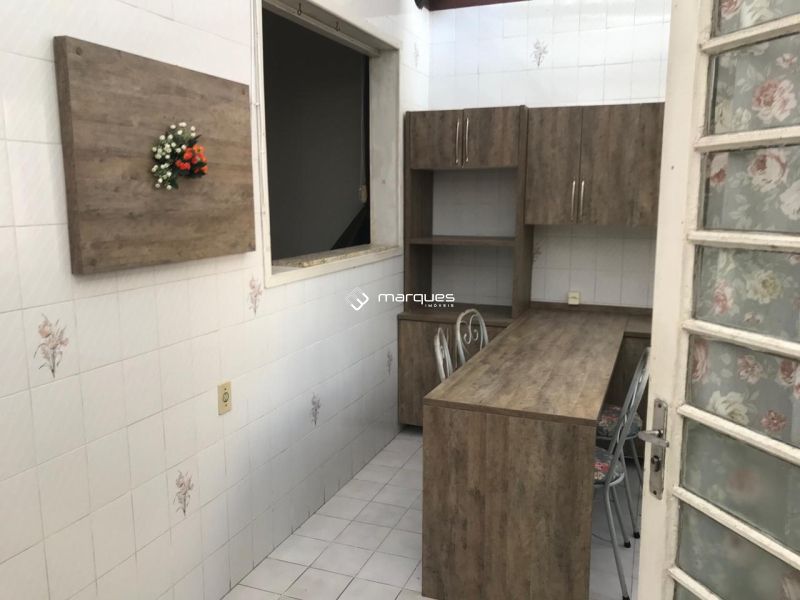 Casa com 3 quartos e 2 banheiros à venda no bairro Centro, Pelotas