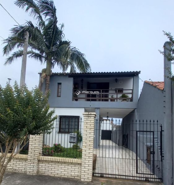 Casa com 5 quartos, 4 banheiros e 329m² à venda no bairro Três Vendas, Pelotas