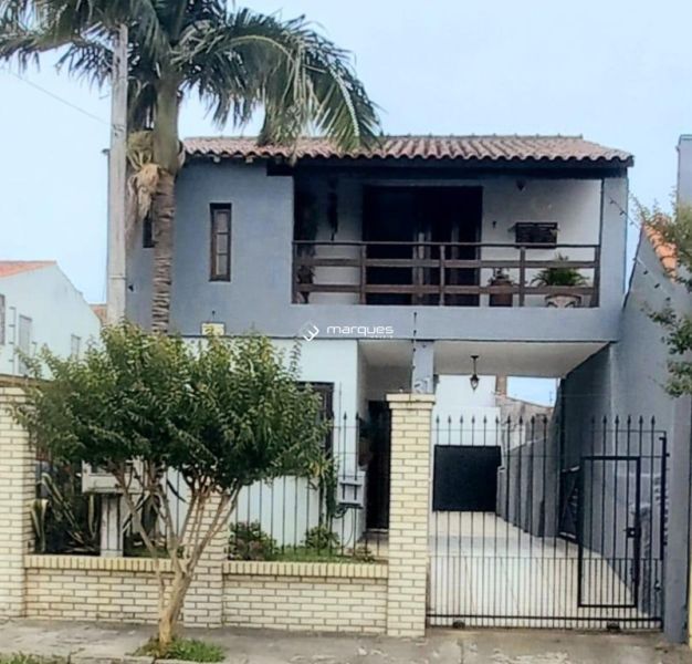Casa com 5 quartos, 4 banheiros e 329m² à venda no bairro Três Vendas, Pelotas