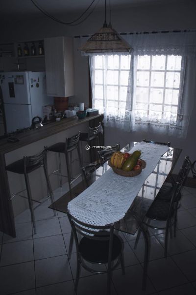 Casa com 5 quartos, 4 banheiros e 329m² à venda no bairro Três Vendas, Pelotas
