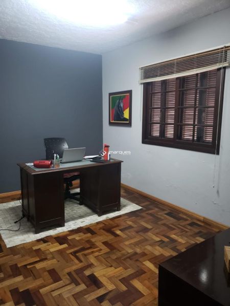 Casa com 5 quartos, 4 banheiros e 329m² à venda no bairro Três Vendas, Pelotas