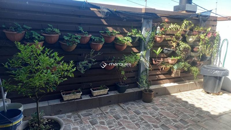 Casa com 5 quartos, 4 banheiros e 329m² à venda no bairro Três Vendas, Pelotas