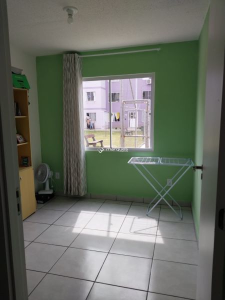Apartamento com 2 quartos, 1 banheiro e 57m² à venda no bairro Areal, Pelotas