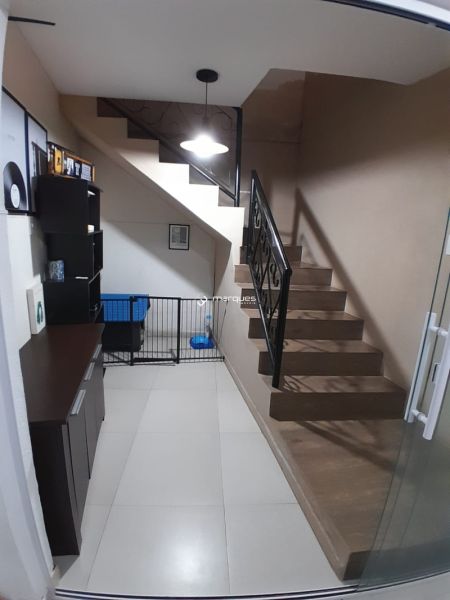 Casa com 5 quartos, 2 banheiros e 140m² à venda no bairro Areal, Pelotas