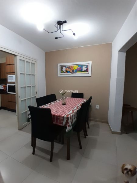 Casa com 5 quartos, 2 banheiros e 140m² à venda no bairro Areal, Pelotas
