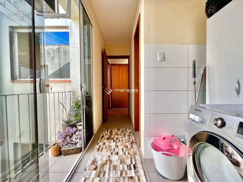Apartamento com 3 quartos, 2 banheiros e 110m² à venda no bairro Centro, Pelotas