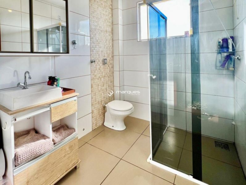 Apartamento com 3 quartos, 2 banheiros e 110m² à venda no bairro Centro, Pelotas