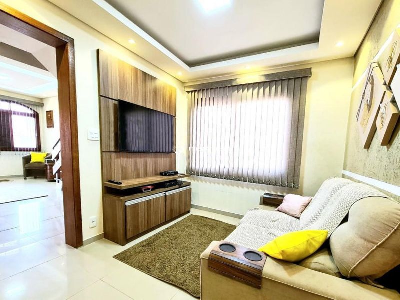 Casa com 2 quartos, 2 banheiros e 180m² à venda no bairro Fragata, Pelotas