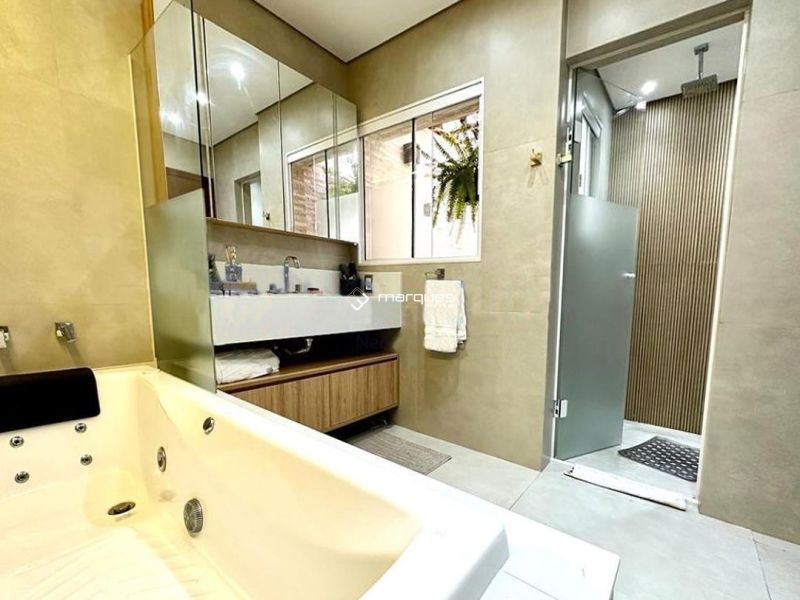Casa com 2 quartos, 2 banheiros e 180m² à venda no bairro Fragata, Pelotas