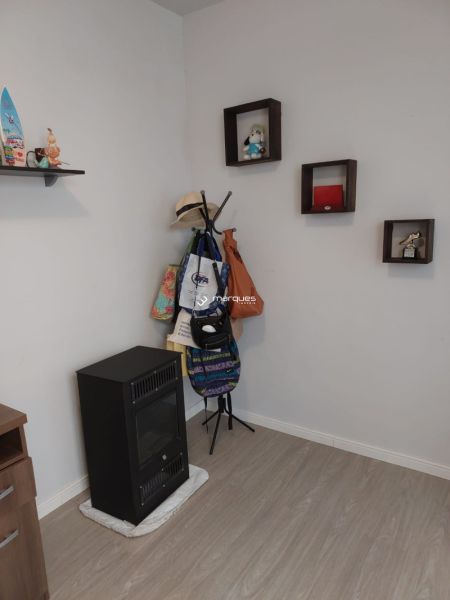 Apartamento com 2 quartos, 1 banheiro e 53m² à venda no bairro Umuharama, Pelotas