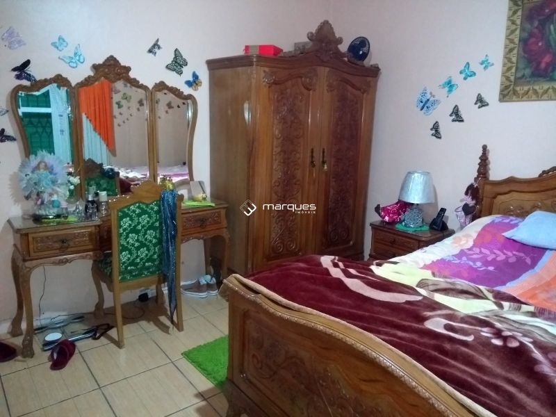 Casa com 3 quartos, 3 banheiros e 291m² à venda no bairro Areal, Pelotas