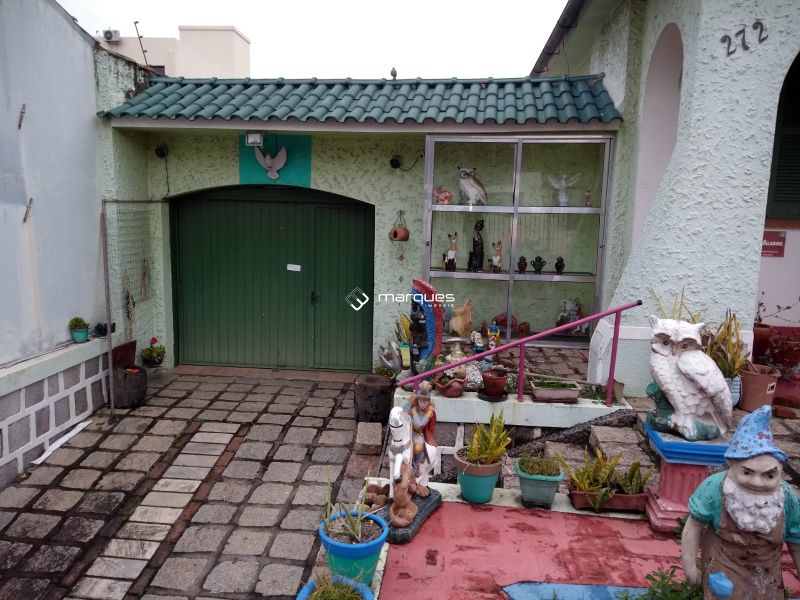 Casa com 3 quartos, 3 banheiros e 291m² à venda no bairro Areal, Pelotas