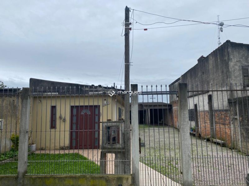 Casa com 2 quartos, 1 banheiro e 125m² à venda no bairro Três Vendas, Pelotas