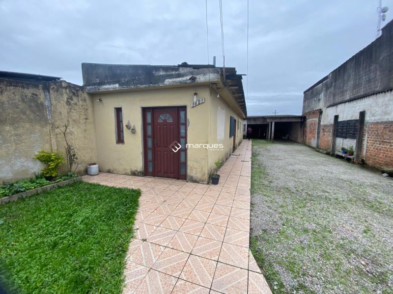 Casa com 2 quartos, 1 banheiro e 125m² à venda no bairro Três Vendas, Pelotas