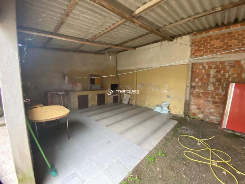 Casa com 2 quartos, 1 banheiro e 125m² à venda no bairro Três Vendas, Pelotas
