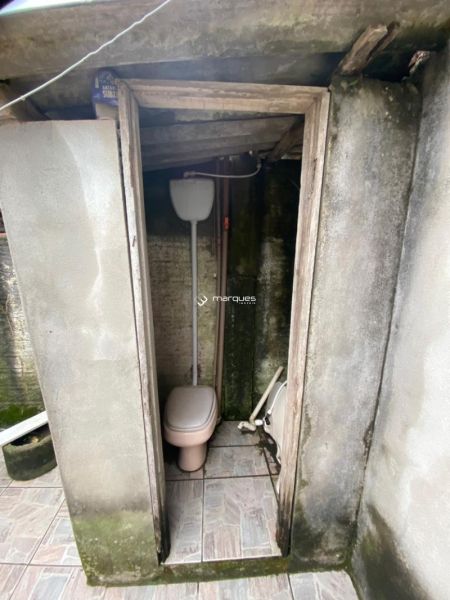 Casa com 2 quartos, 1 banheiro e 125m² à venda no bairro Três Vendas, Pelotas