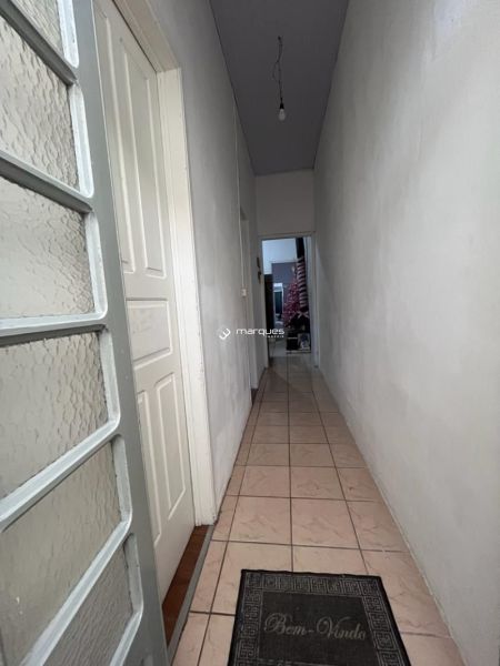 Casa com 3 quartos, 2 banheiros e 120m² à venda no bairro Centro, Pelotas