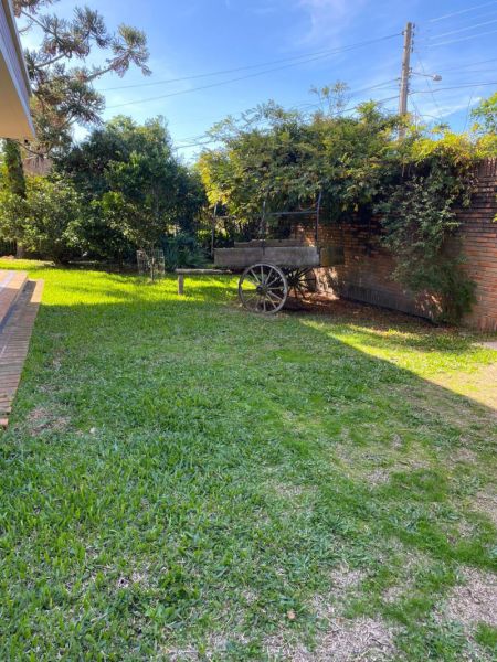 Sobrado com 4 quartos, 2 banheiros e 722m² à venda no bairro Laranjal, Pelotas