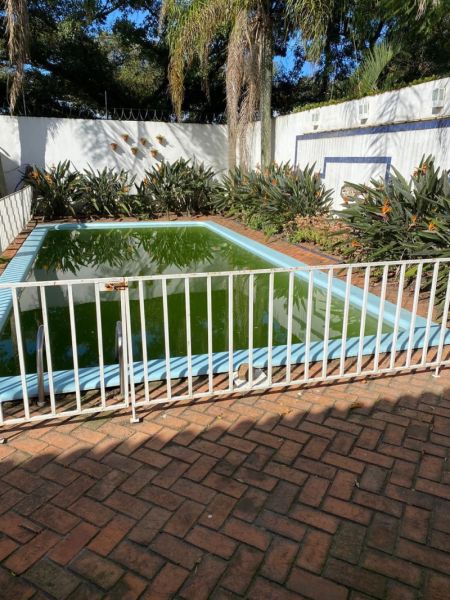 Sobrado com 4 quartos, 2 banheiros e 722m² à venda no bairro Laranjal, Pelotas