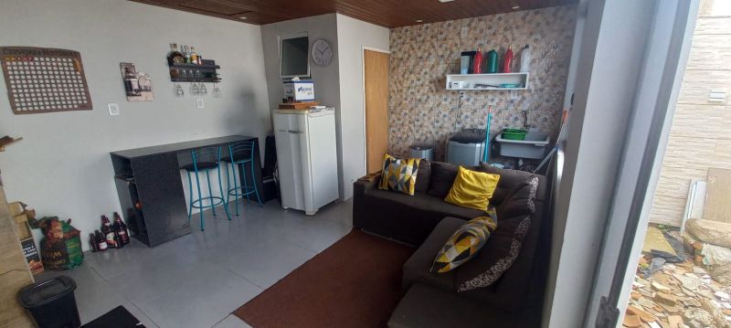 Casa com 2 quartos, 2 banheiros e 42m² à venda no bairro Laranjal, Pelotas