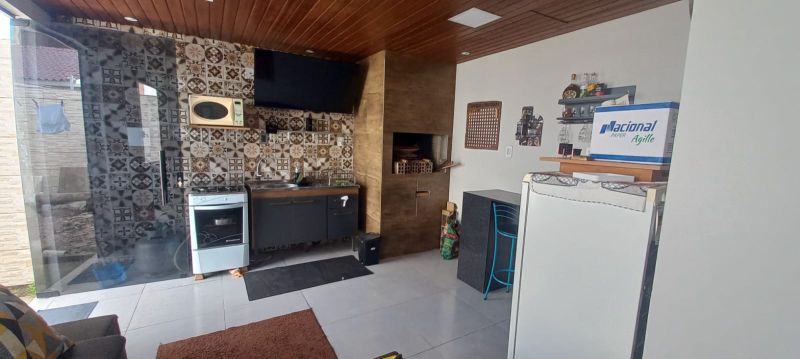 Casa com 2 quartos, 2 banheiros e 42m² à venda no bairro Laranjal, Pelotas