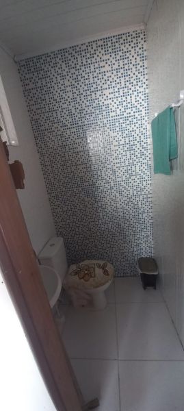 Casa com 2 quartos, 2 banheiros e 42m² à venda no bairro Laranjal, Pelotas