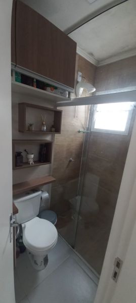 Casa com 2 quartos, 2 banheiros e 42m² à venda no bairro Laranjal, Pelotas
