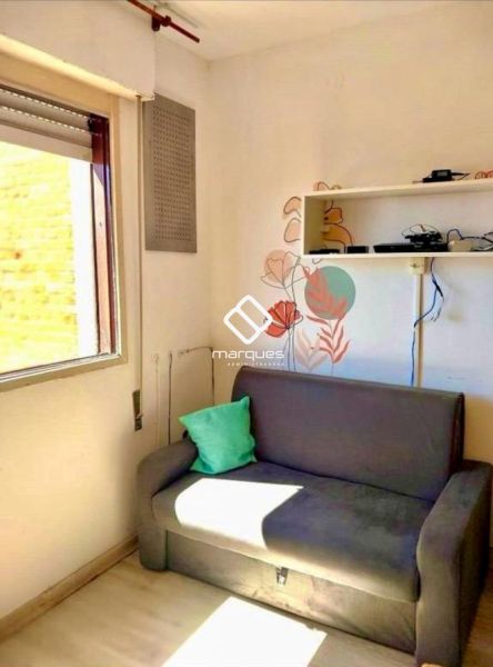 Apartamento com 4 quartos, 2 banheiros e 110m² à venda no bairro Centro, Pelotas