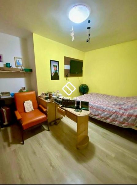 Apartamento com 4 quartos, 2 banheiros e 110m² à venda no bairro Centro, Pelotas