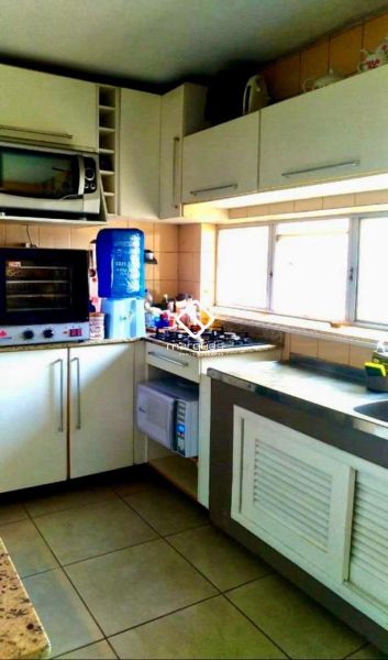 Apartamento com 4 quartos, 2 banheiros e 110m² à venda no bairro Centro, Pelotas