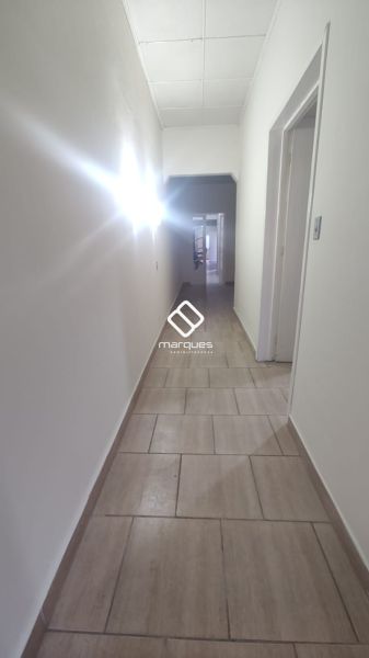 Casa com 3 quartos, 2 banheiros e 120m² à venda no bairro Centro, Pelotas