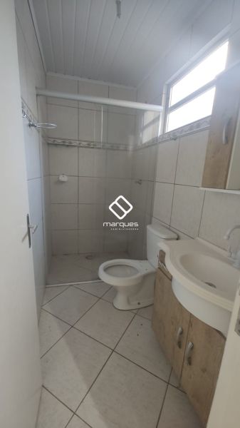 Casa com 3 quartos, 2 banheiros e 120m² à venda no bairro Centro, Pelotas
