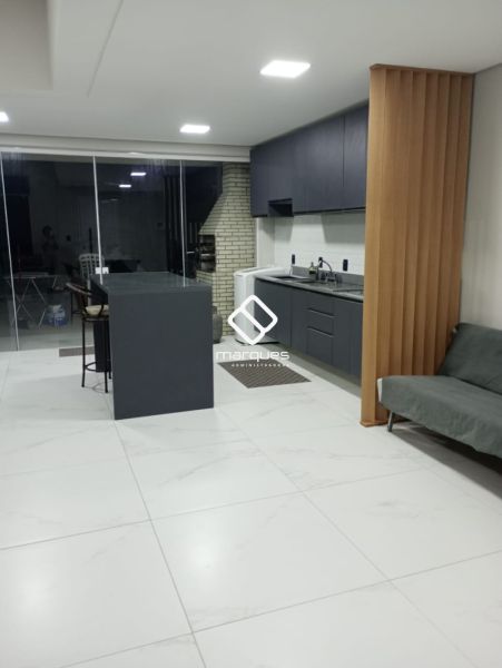 Casa com 2 quartos, 1 banheiro e 100m² à venda no bairro Três Vendas, Pelotas