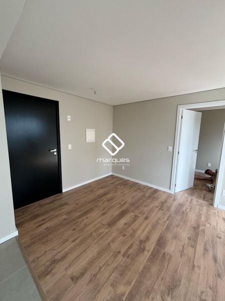 Apartamento com 1 quarto, 1 banheiro e 40m² à venda no bairro Areal, Pelotas