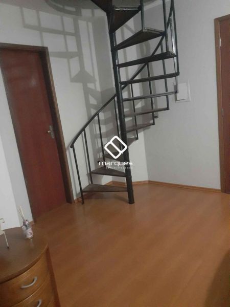 Apartamento com 3 quartos, 2 banheiros e 80m² à venda no bairro Centro, Pelotas