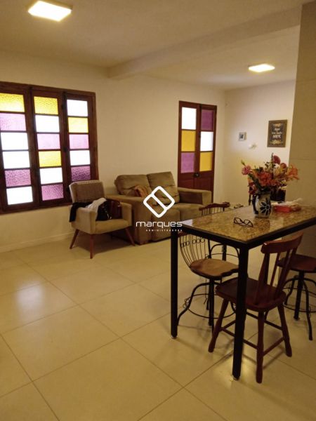 Casa com 4 quartos, 2 banheiros e 150m² à venda no bairro Recanto de Portugal, Pelotas