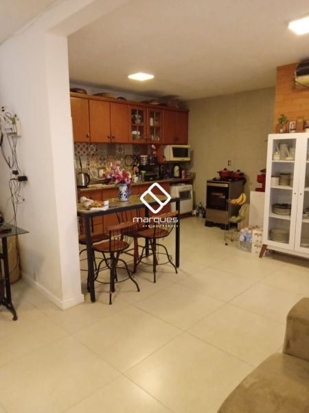 Casa com 4 quartos, 2 banheiros e 150m² à venda no bairro Recanto de Portugal, Pelotas