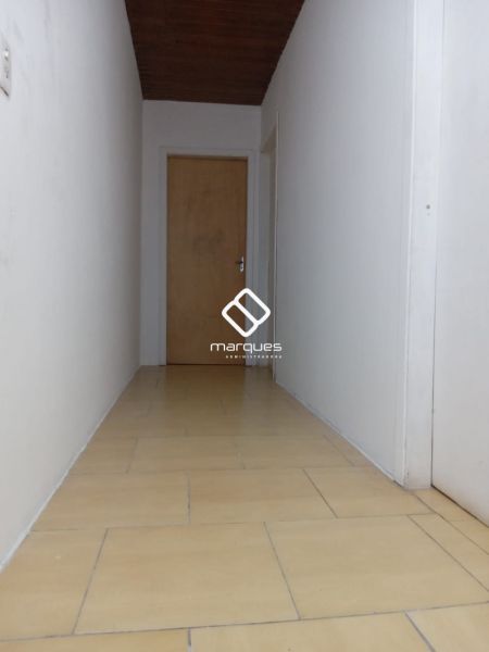 Casa com 4 quartos, 2 banheiros e 150m² à venda no bairro Recanto de Portugal, Pelotas