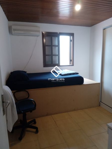 Casa com 4 quartos, 2 banheiros e 150m² à venda no bairro Recanto de Portugal, Pelotas