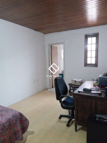 Casa com 4 quartos, 2 banheiros e 150m² à venda no bairro Recanto de Portugal, Pelotas