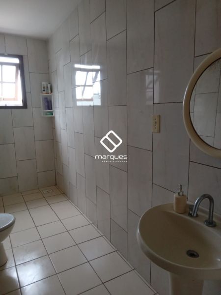 Casa com 4 quartos, 2 banheiros e 150m² à venda no bairro Recanto de Portugal, Pelotas